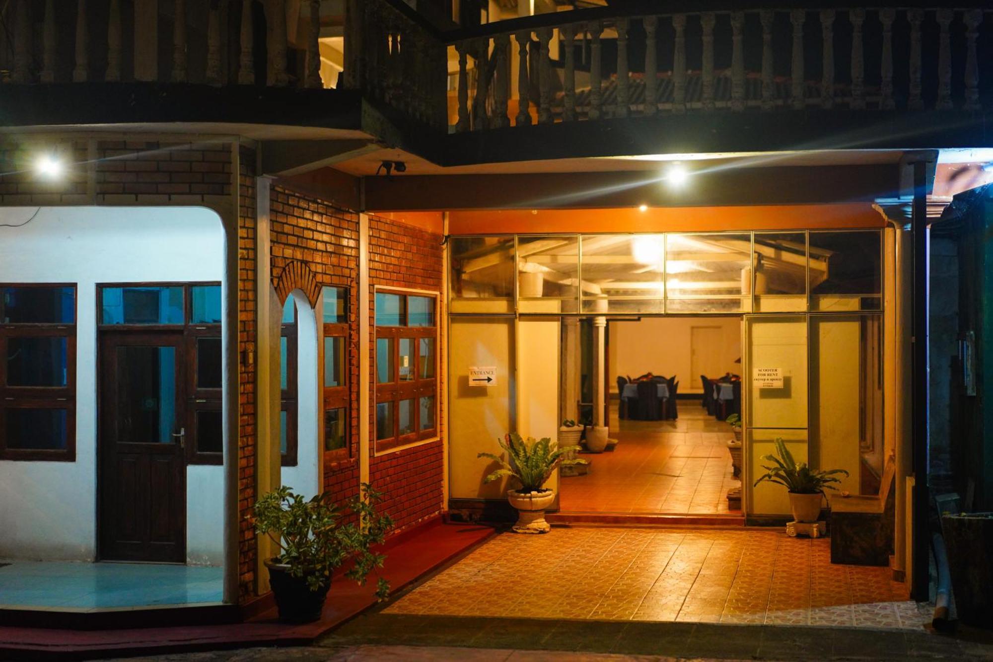 Shanthi Beach Resort Unawatuna Eksteriør billede