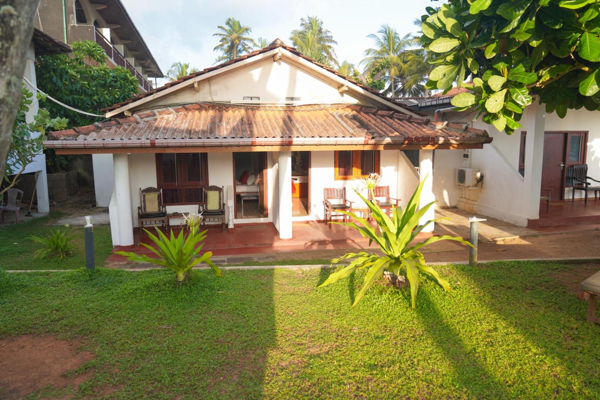 Shanthi Beach Resort Unawatuna Eksteriør billede