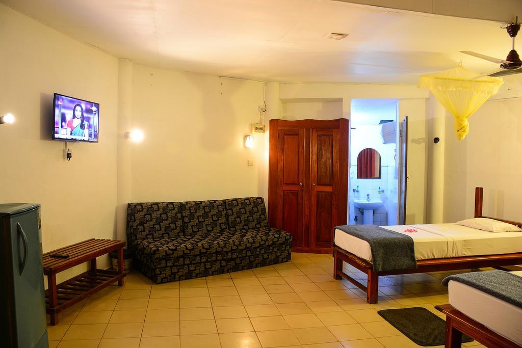 Shanthi Beach Resort Unawatuna Eksteriør billede