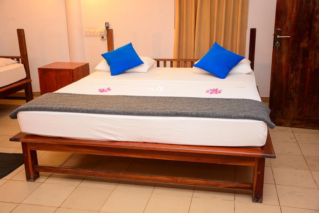 Shanthi Beach Resort Unawatuna Eksteriør billede