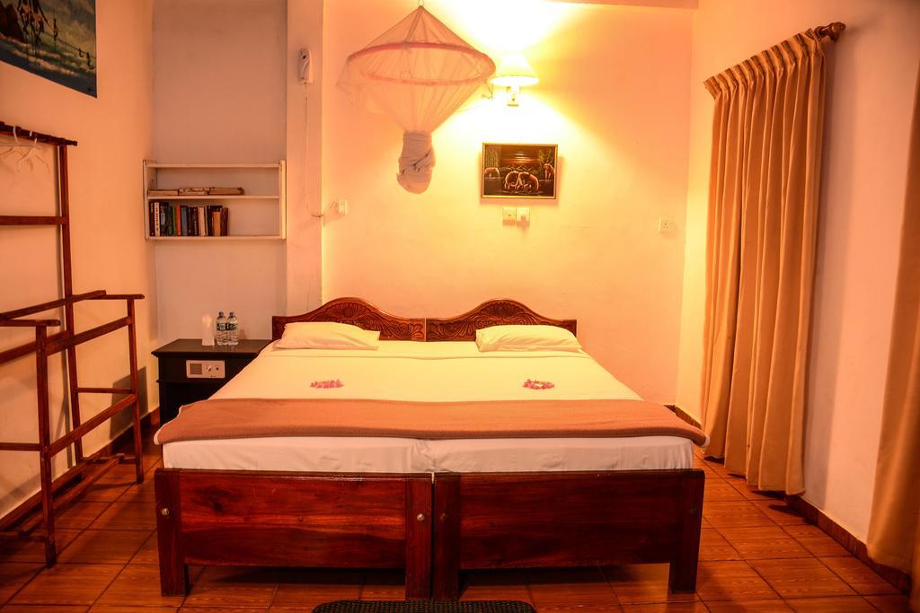 Shanthi Beach Resort Unawatuna Eksteriør billede