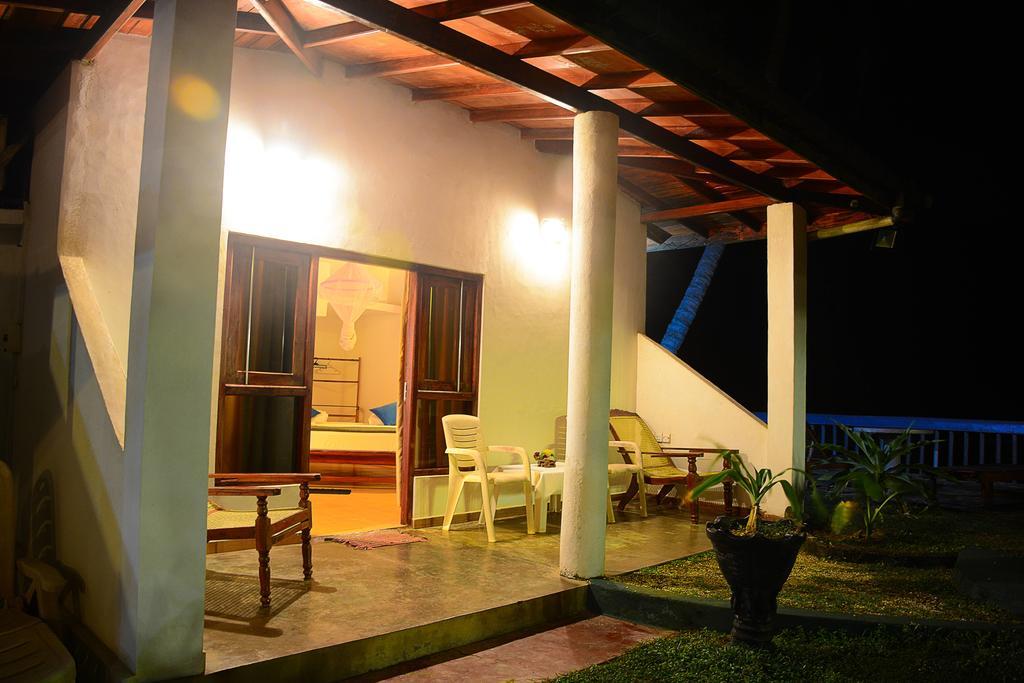 Shanthi Beach Resort Unawatuna Eksteriør billede