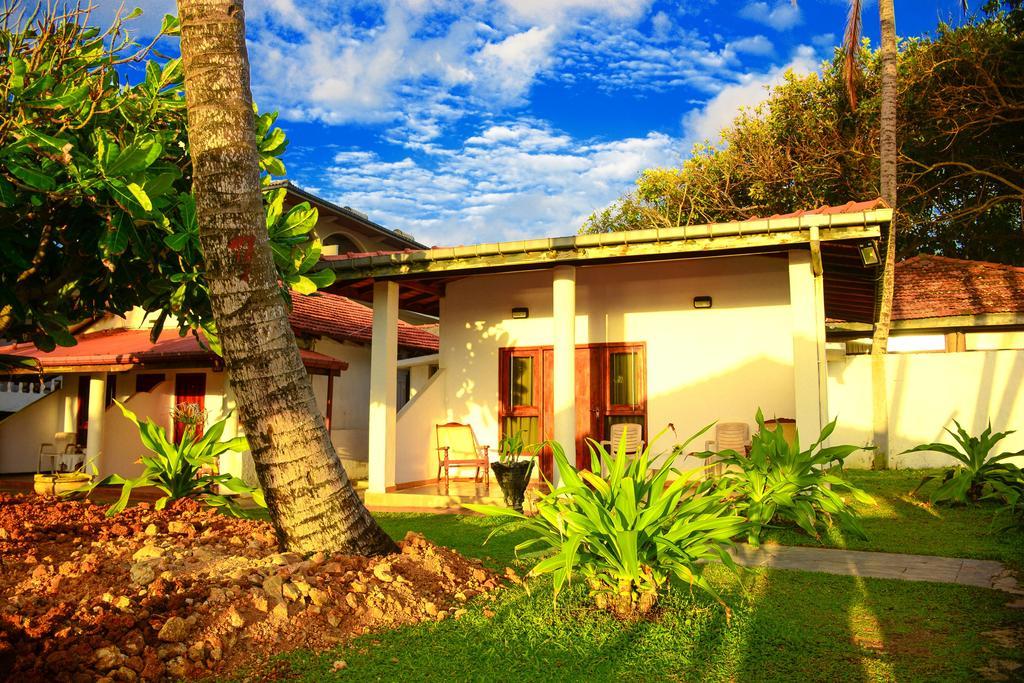 Shanthi Beach Resort Unawatuna Eksteriør billede