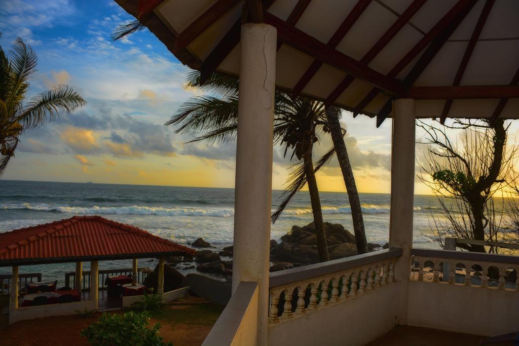 Shanthi Beach Resort Unawatuna Eksteriør billede