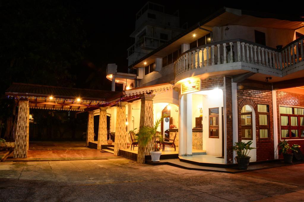Shanthi Beach Resort Unawatuna Eksteriør billede