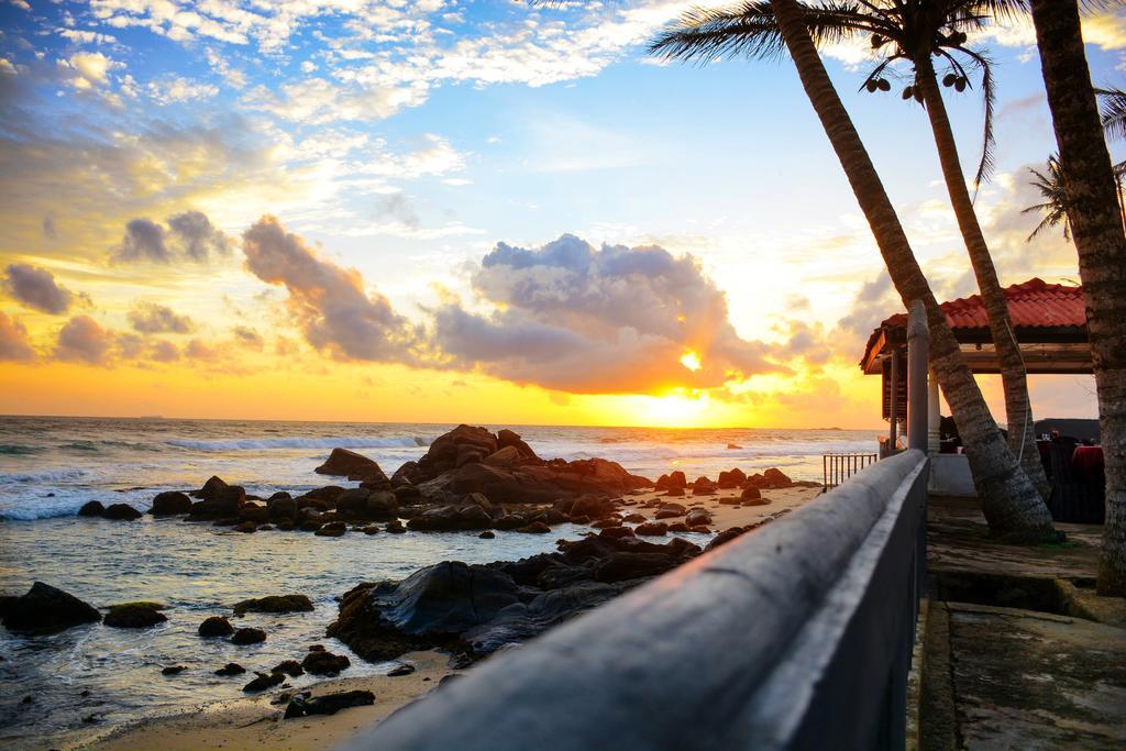 Shanthi Beach Resort Unawatuna Eksteriør billede