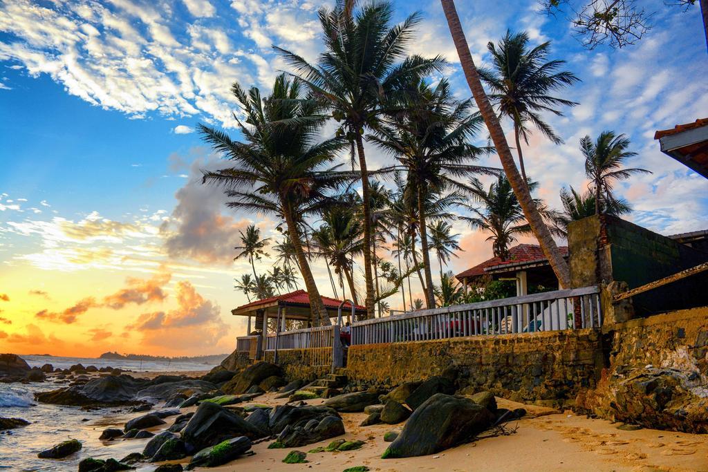 Shanthi Beach Resort Unawatuna Eksteriør billede