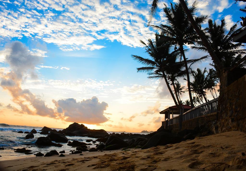 Shanthi Beach Resort Unawatuna Eksteriør billede