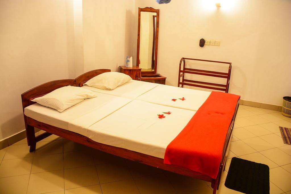 Shanthi Beach Resort Unawatuna Eksteriør billede