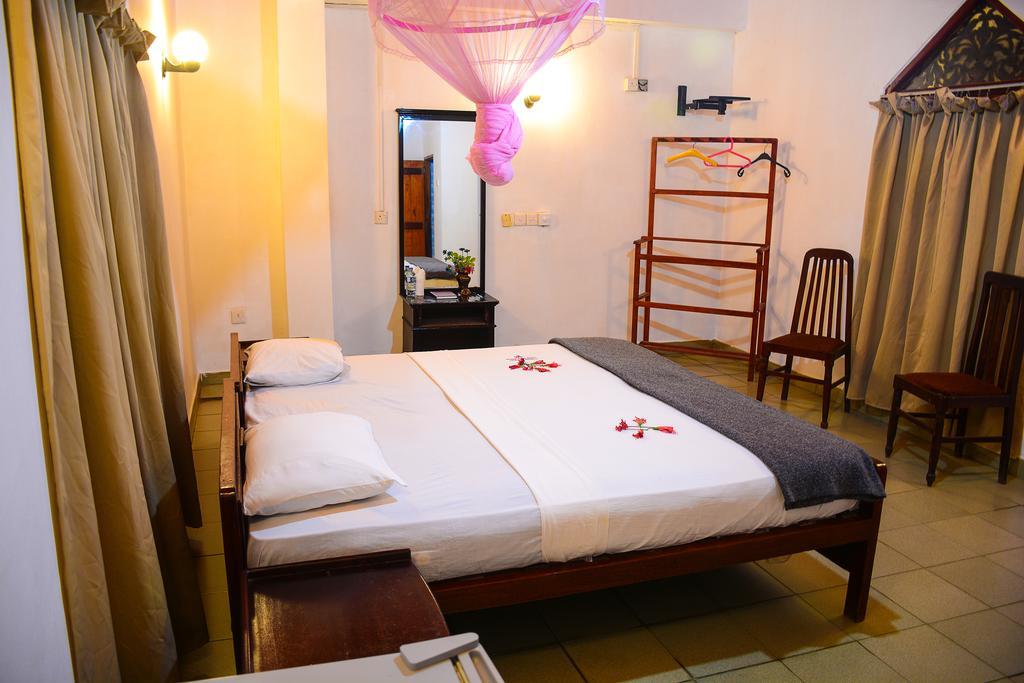 Shanthi Beach Resort Unawatuna Eksteriør billede