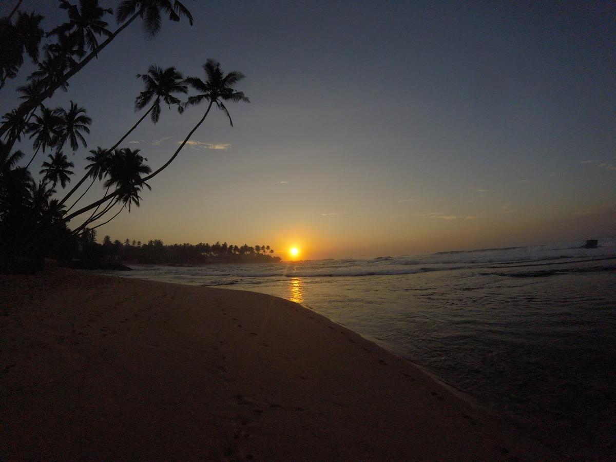 Shanthi Beach Resort Unawatuna Eksteriør billede