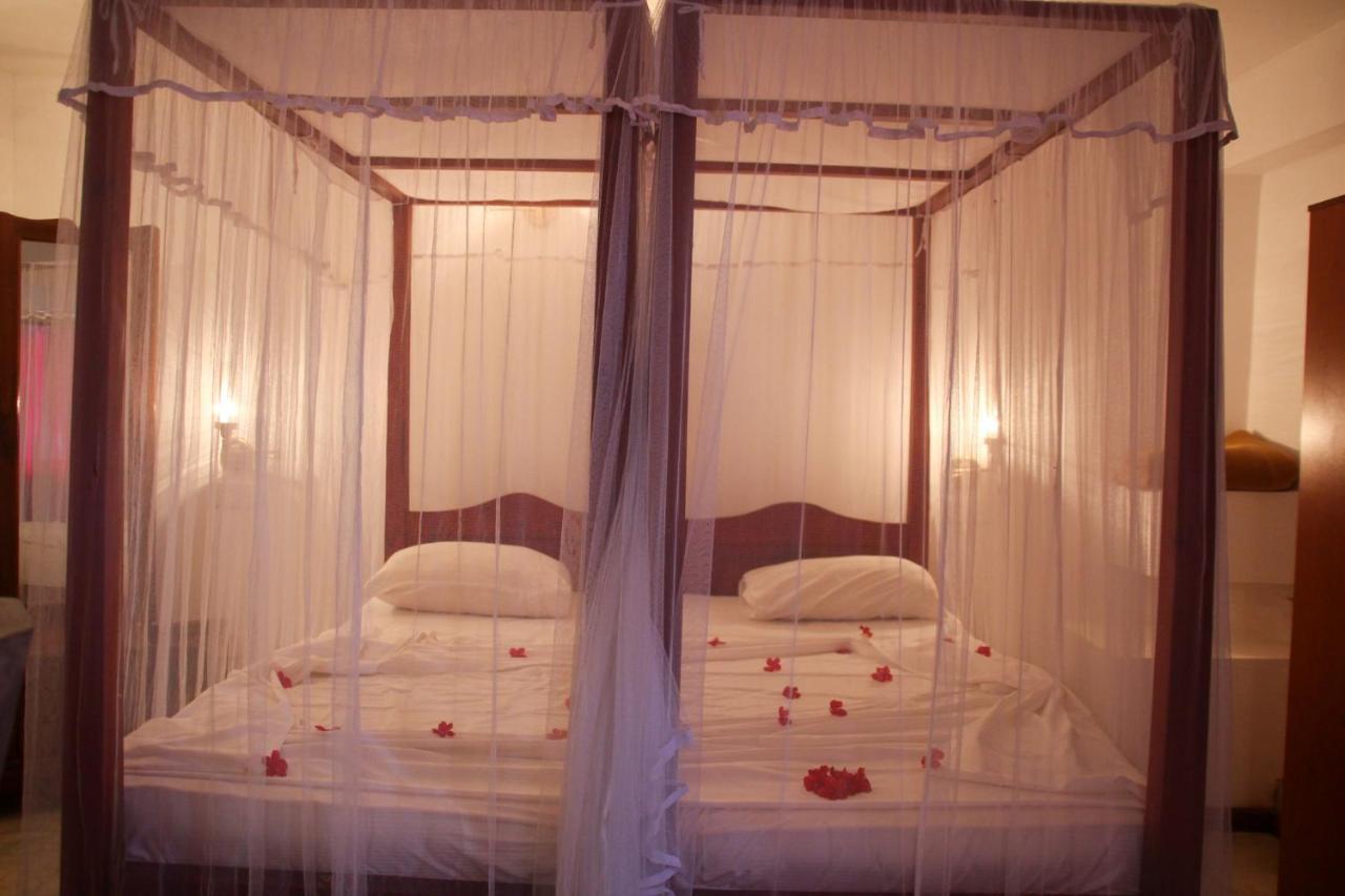 Shanthi Beach Resort Unawatuna Eksteriør billede